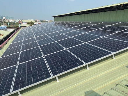 kingfeels memasang pemasangan solar pada kilang pembuatan di thailand.
